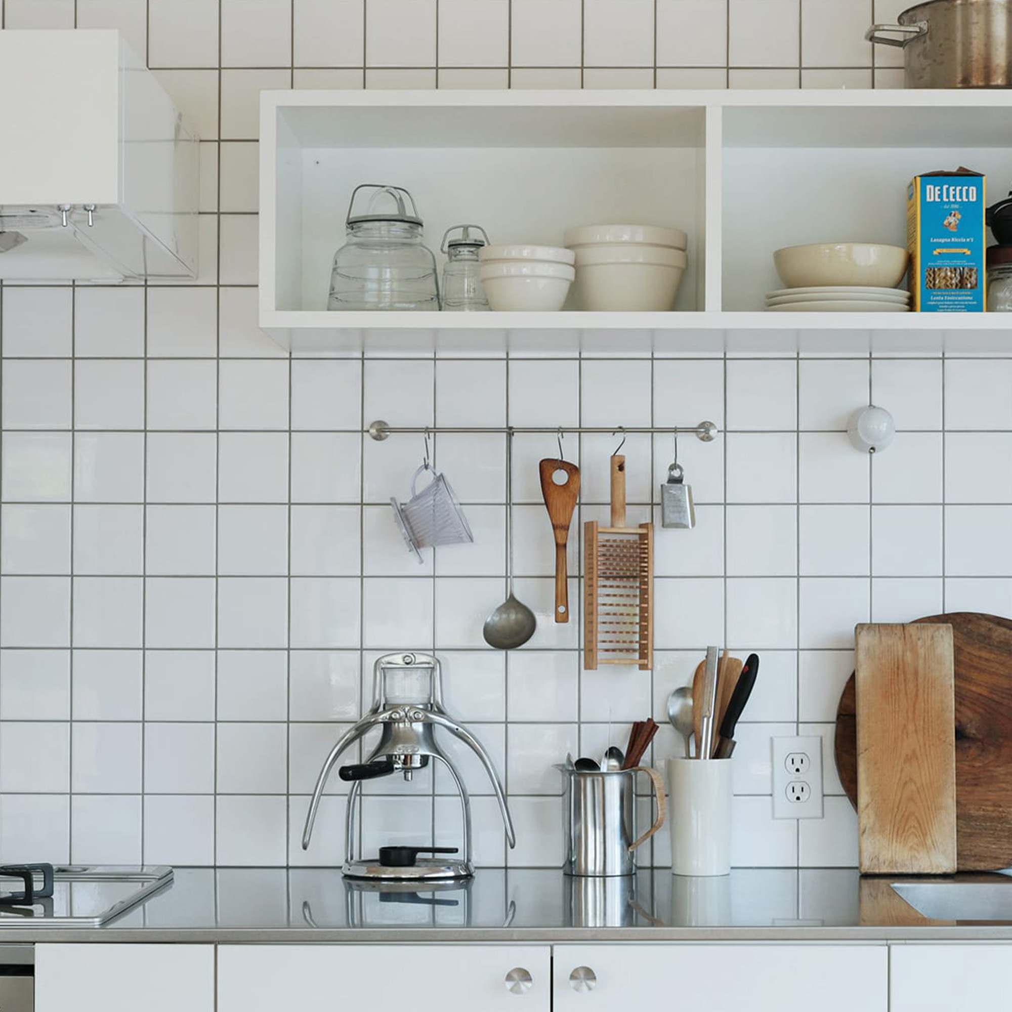 ステンレス丸座バー W450 KB-AC020-02-G141 キッチンツール掛けとしての使用事例（W450）