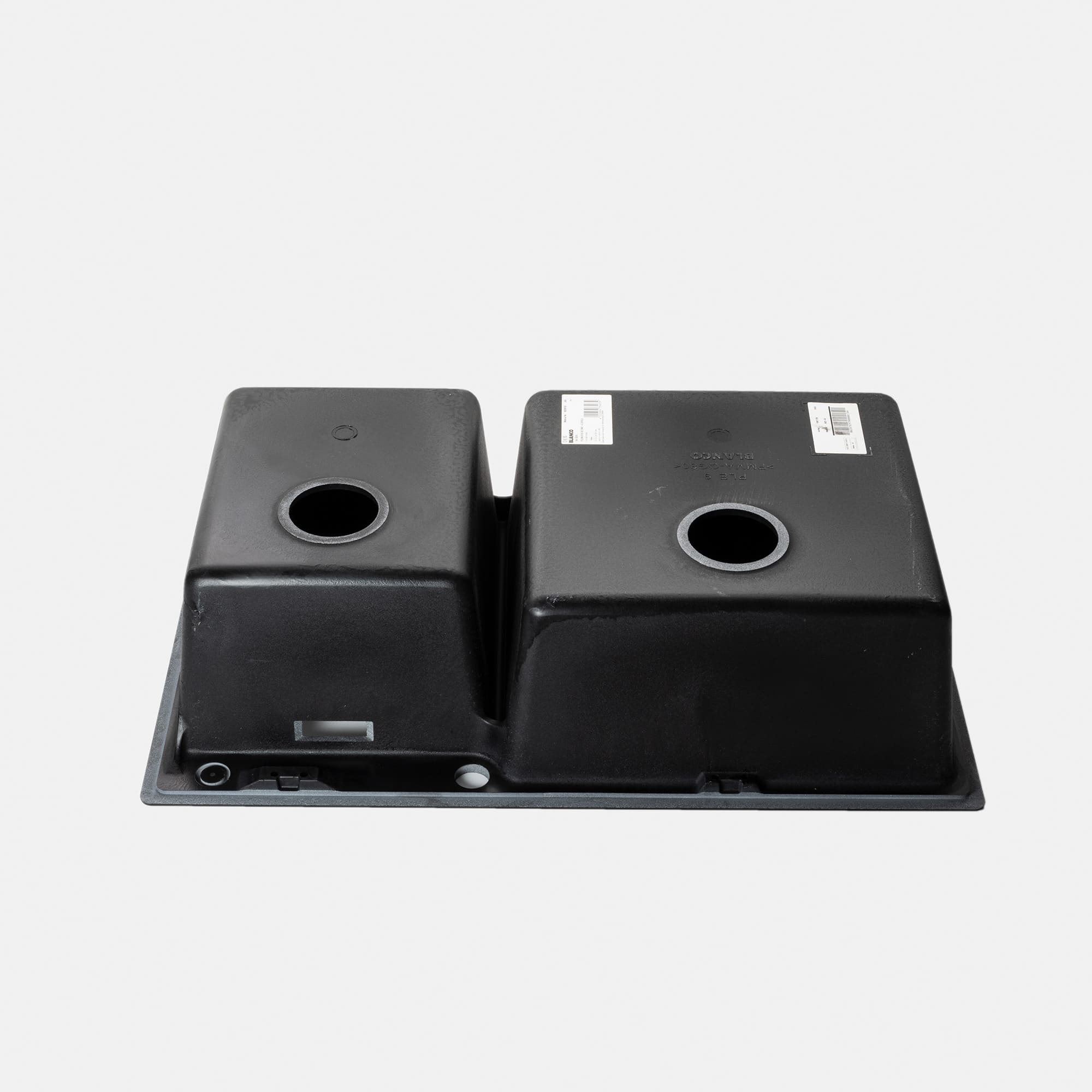 クォーツシンク ダブル サンド KB-KC031-06-G173 シンクの裏面。画像はダブル ブラック