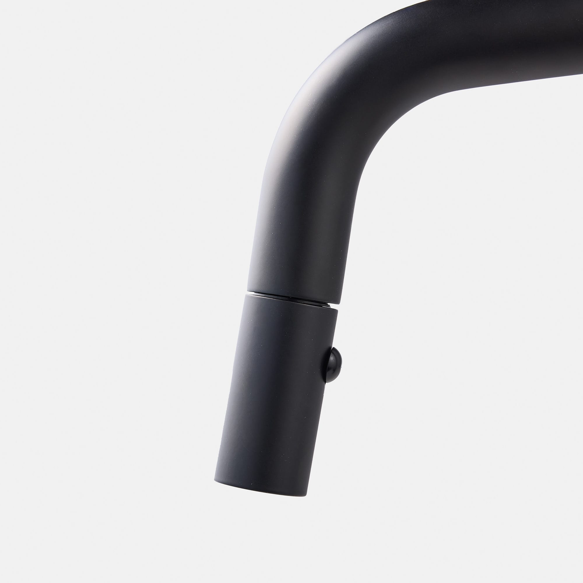 ベントネックホース水栓 ブラック KB-TP014-02-G141 引出しヘッドは約5.5cmでつかみやすい長さ