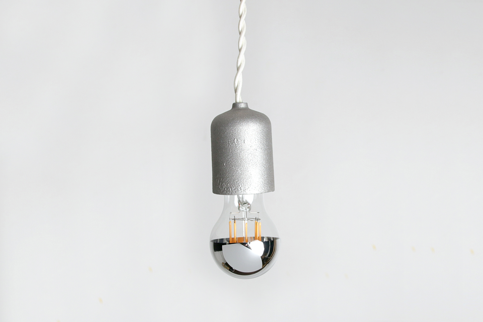 ミラーLED電球 φ60(E26)40W相当 シルバー 2200K電球色 LT-BB007-01-G141