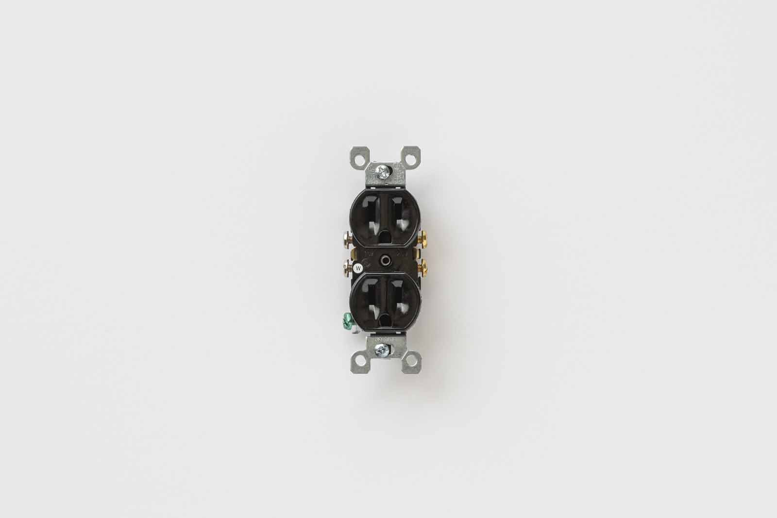 アメリカンスイッチ プレート2口 (ST-SV) LT-PS008-38-G141 ダブルコンセントと組み合わせてご使用ください