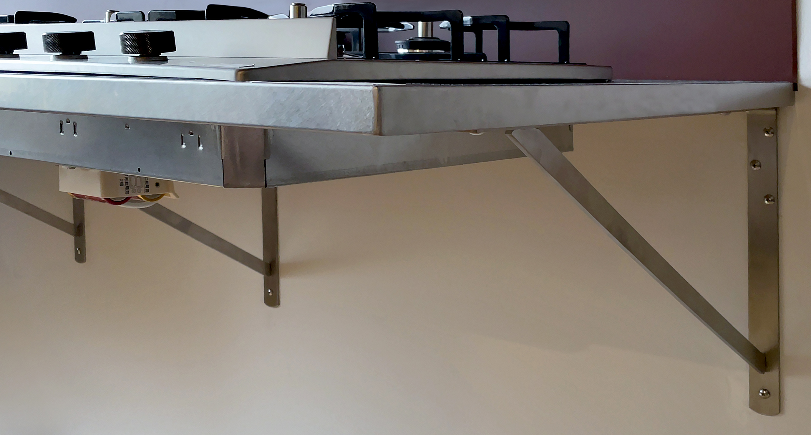 オーダーキッチン天板 壁付けブラケット D550 KB-KC012-20-G141 ステンレス製のブラケットは別ページで販売しています